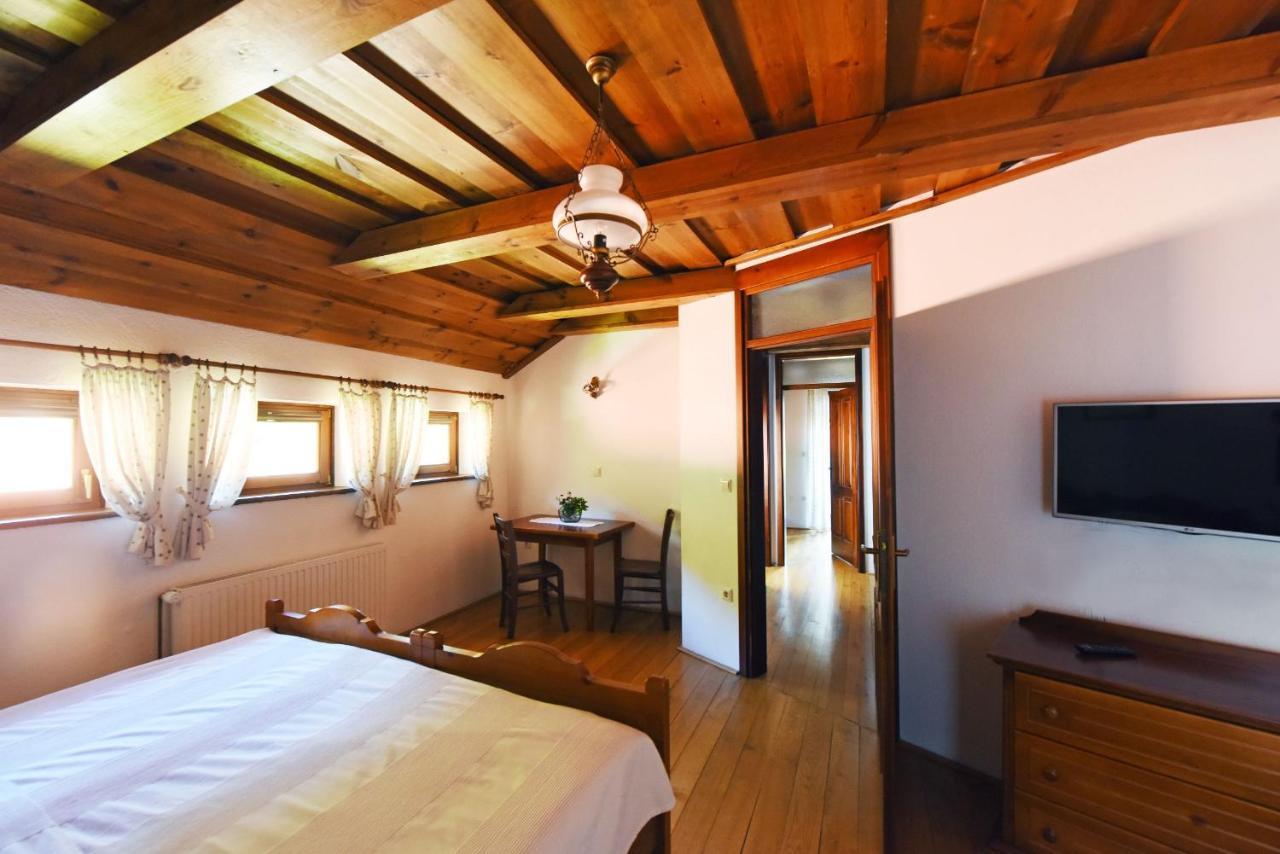 נובו מסטו Domacija Seruga Countryside Hotel מראה חיצוני תמונה