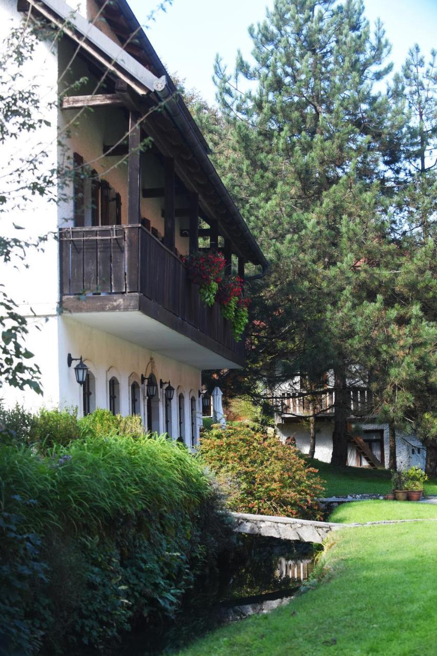 נובו מסטו Domacija Seruga Countryside Hotel מראה חיצוני תמונה