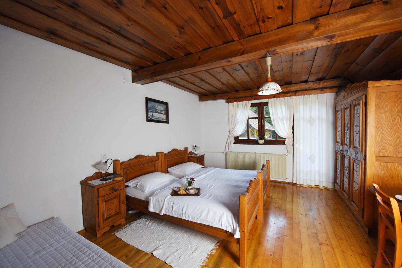 נובו מסטו Domacija Seruga Countryside Hotel מראה חיצוני תמונה