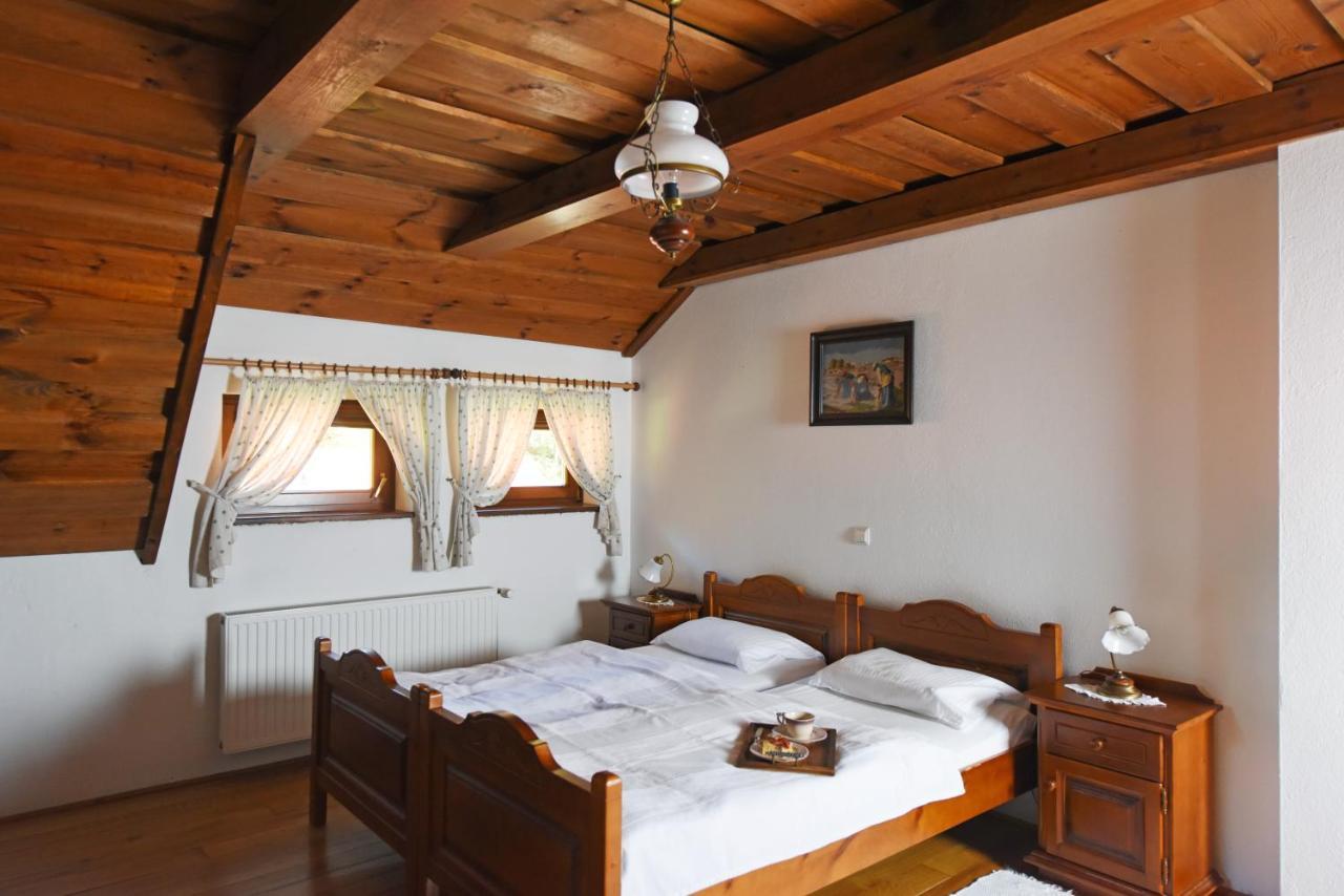 נובו מסטו Domacija Seruga Countryside Hotel מראה חיצוני תמונה
